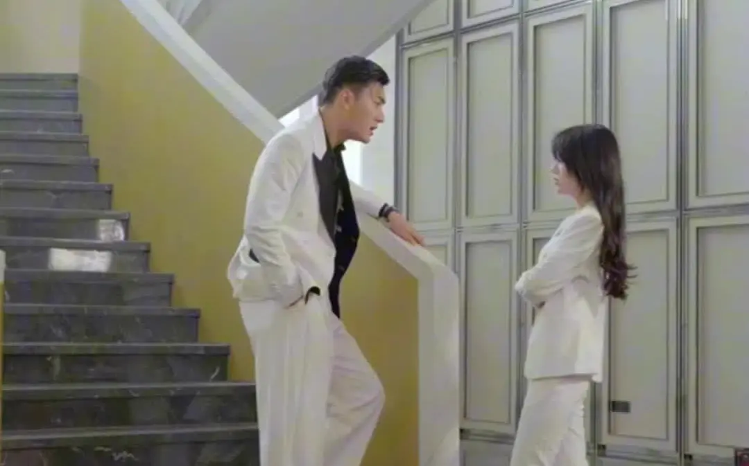 《我的总裁小姨》：霸道女总裁爱上我？狗血剧情下的真情流露与意外反转