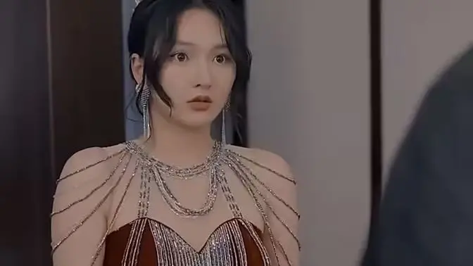 《战天神尊》：热血逆袭，踏破苍穹，书写属于你的传奇史诗！